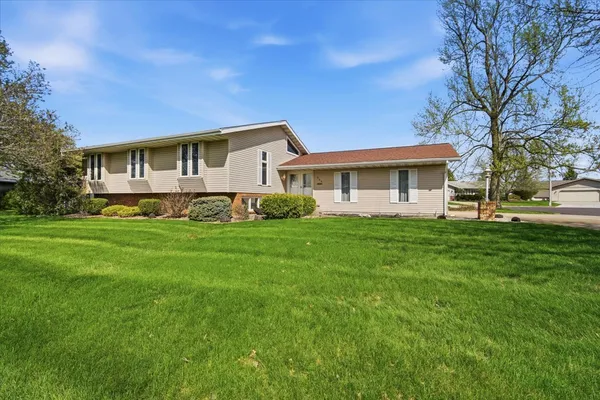 $275,000 | 504 South School Street, Minier, IL 61759