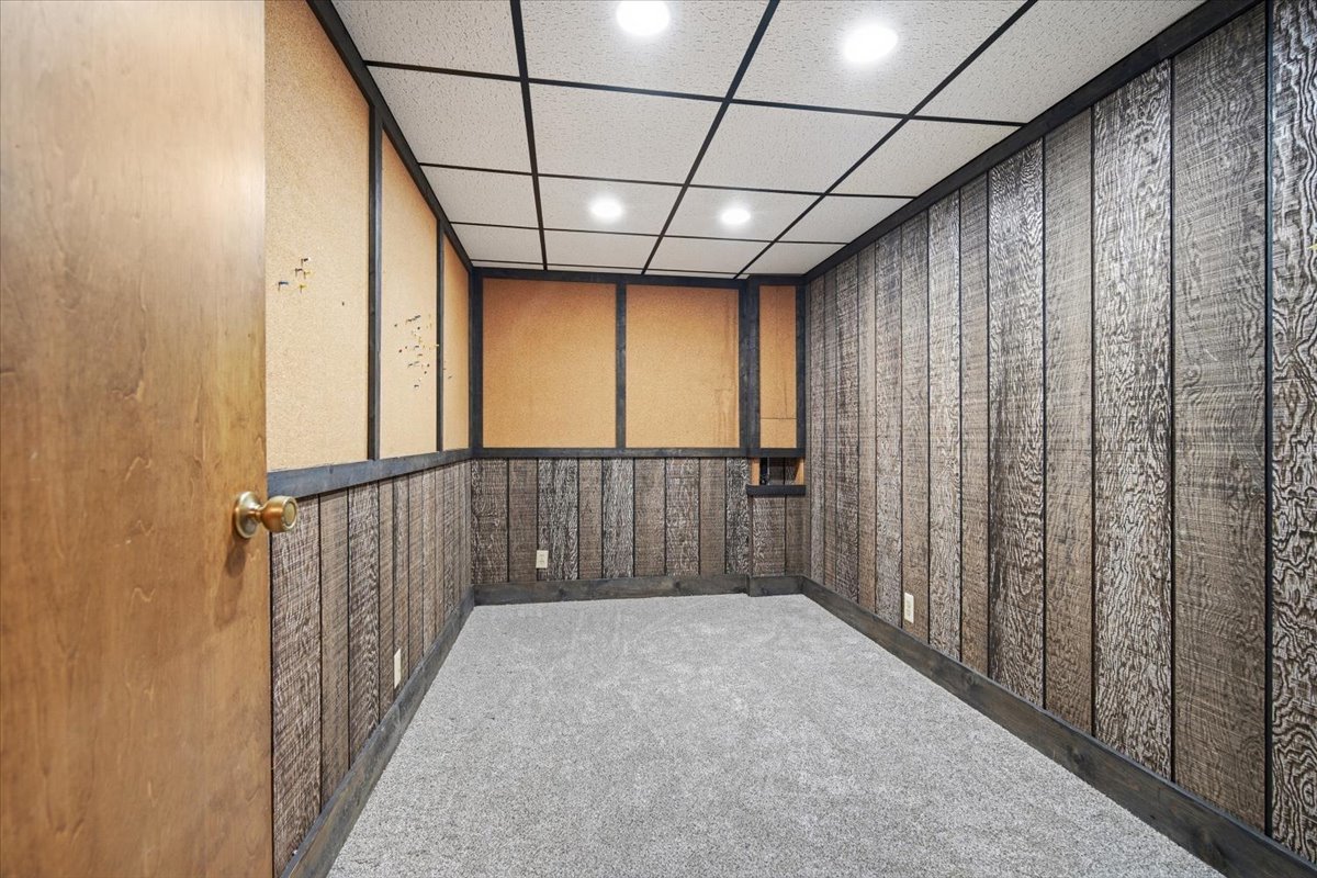 504 South School Street Minier, IL 61759 - Photo 34 of 46 a view of entryway