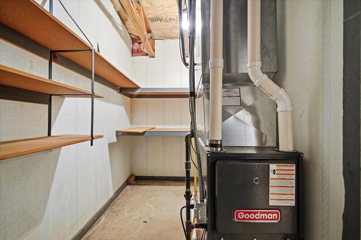 504 South School Street Minier, IL 61759 - Photo 35 of 46 a view of entryway