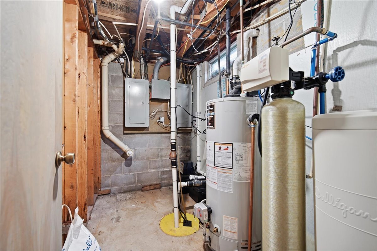 504 South School Street Minier, IL 61759 - Photo 36 of 46 a utility room with dryer and washer