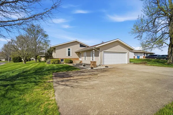 $275,000 | 504 South School Street, Minier, IL 61759