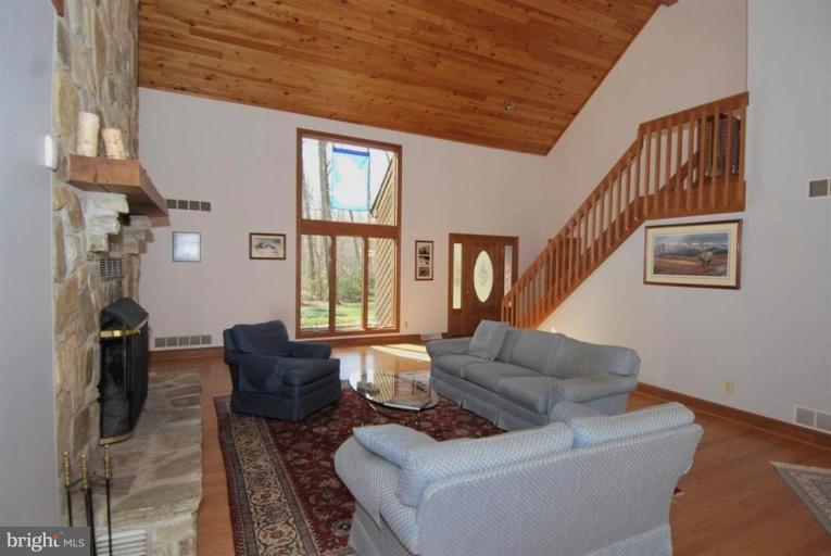 419 Nottingham Road Elkton, MD 21921 - Photo 6 of 23 Living Room #2
