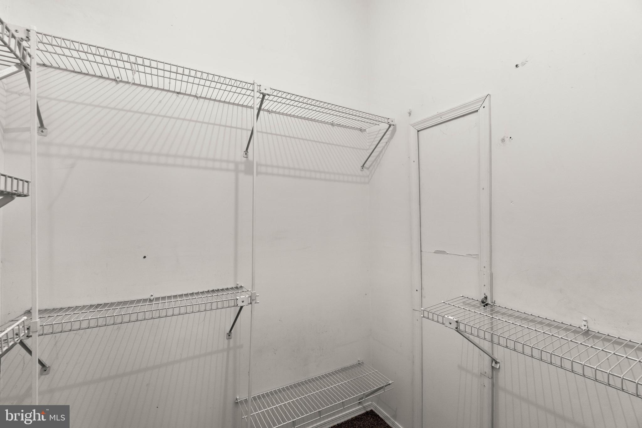 6121 Hunt Club Road Elkridge, MD 21075 - Photo 19 of 64 Walk in Closet