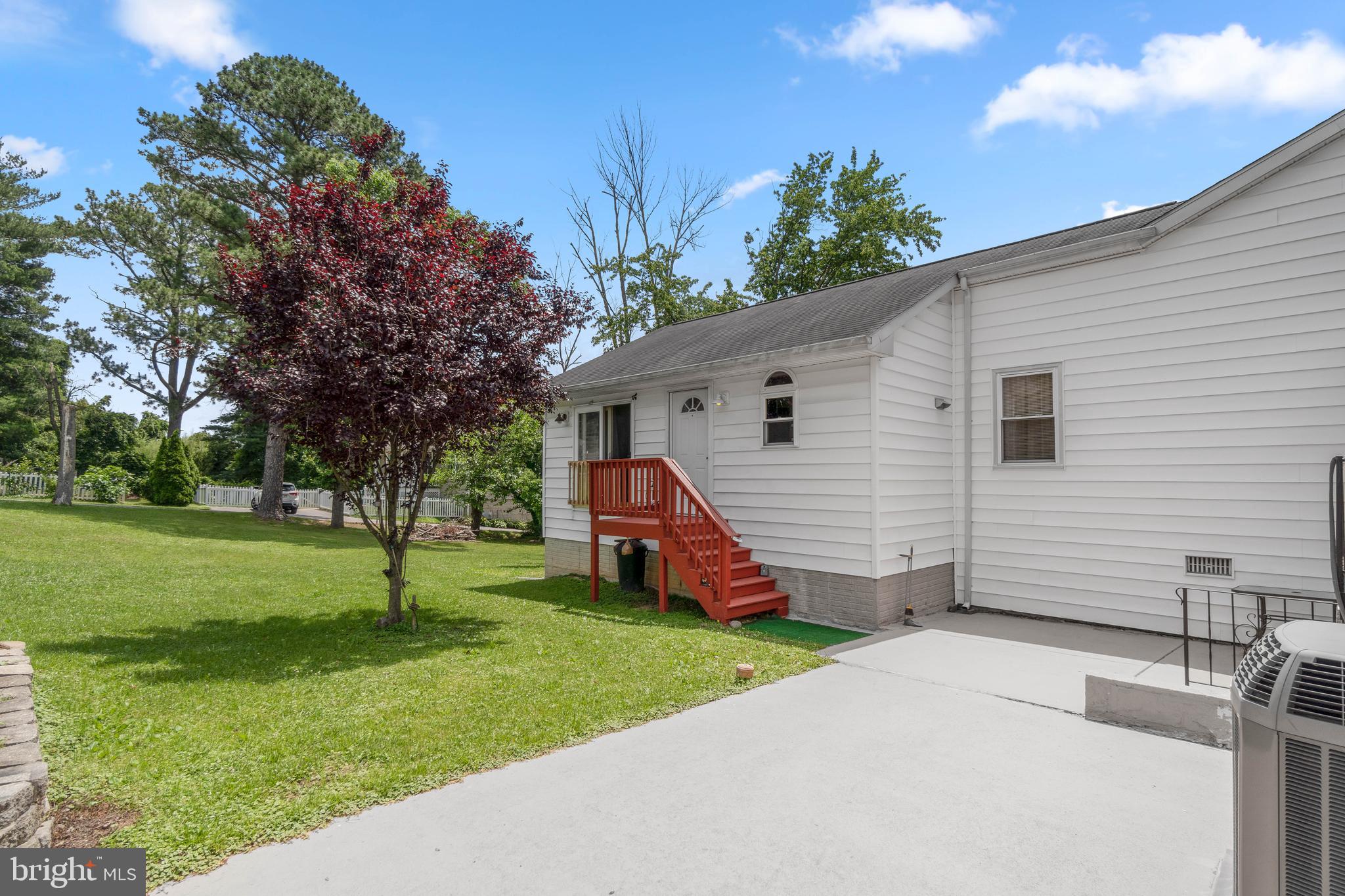6121 Hunt Club Road Elkridge, MD 21075 - Photo 46 of 64 In Law Suite Entrance