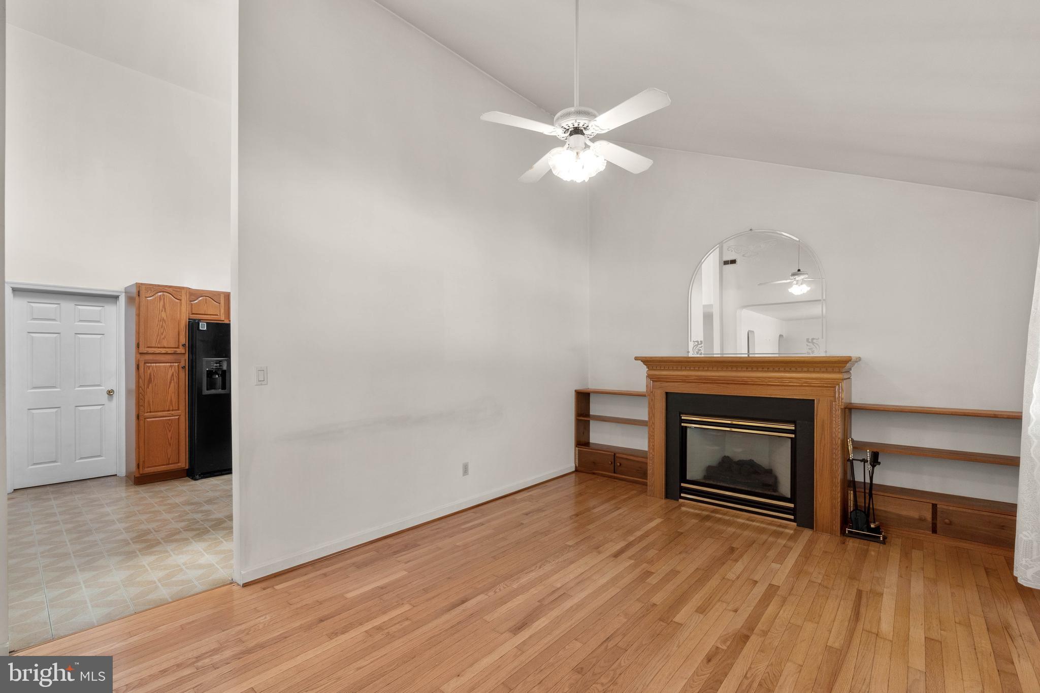 6121 Hunt Club Road Elkridge, MD 21075 - Photo 6 of 64 Living Room