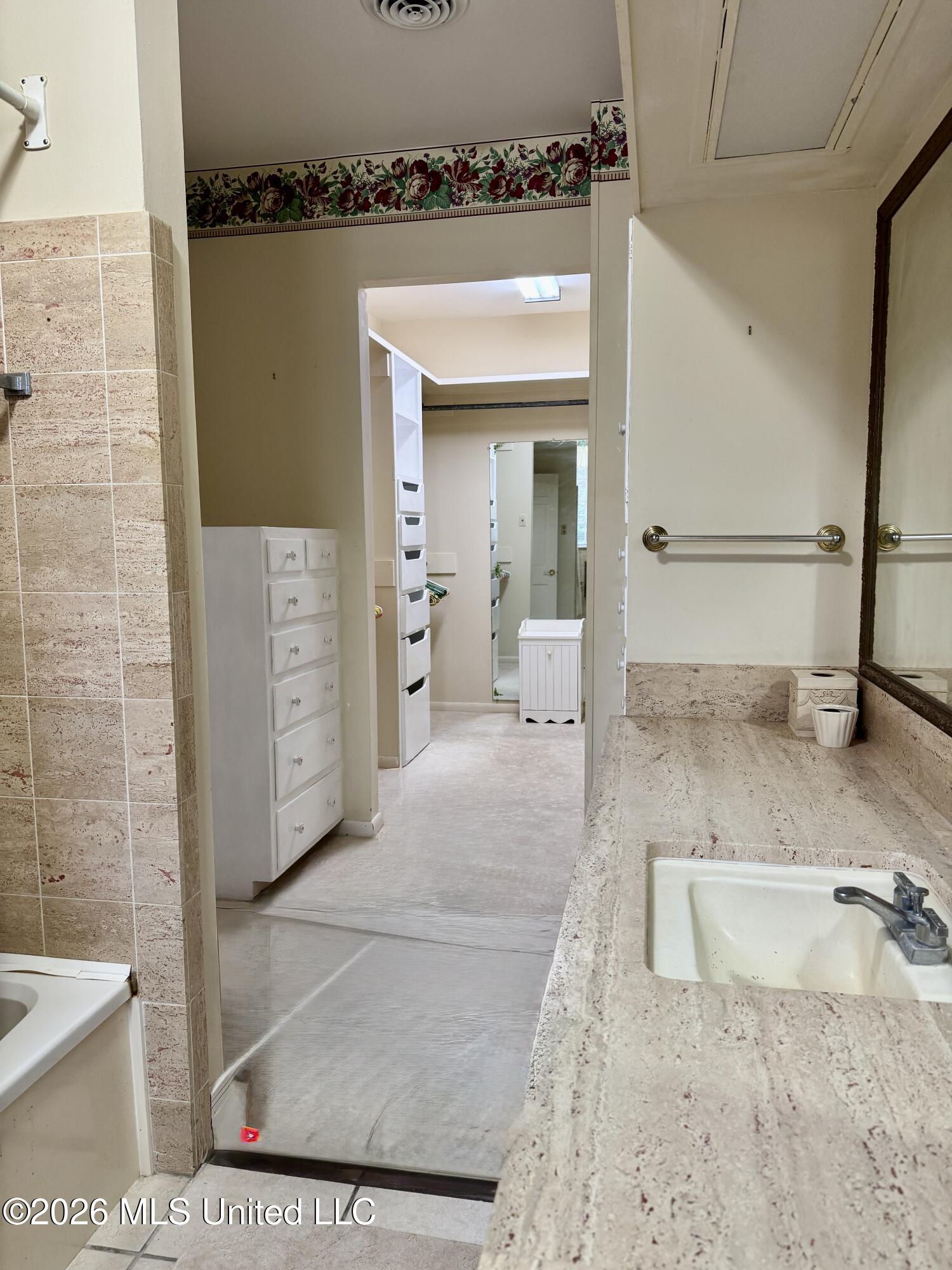 116 Gloucester Road Natchez, MS 39120 - Photo 24 of 32 IMG_8507