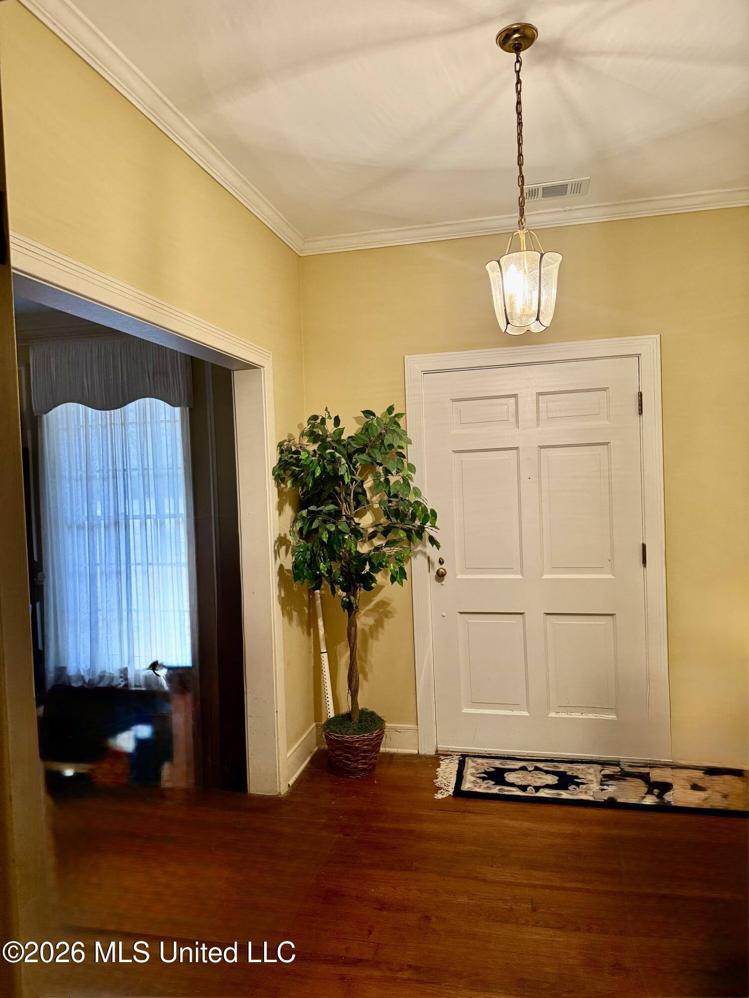 116 Gloucester Road Natchez, MS 39120 - Photo 4 of 32 IMG_8518