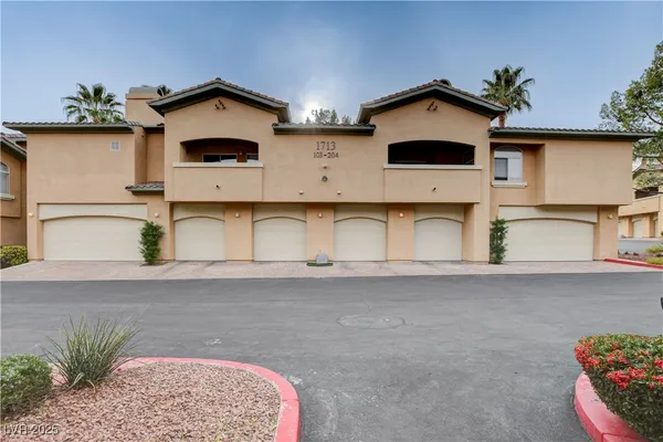 $2,000 | 1713 Sky Of Red Drive, Unit 203, Las Vegas, NV 89128