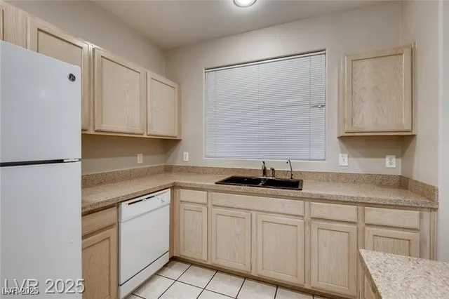 $2,500 | 1713 Sky Of Red Drive, Unit 203, Las Vegas, NV 89128