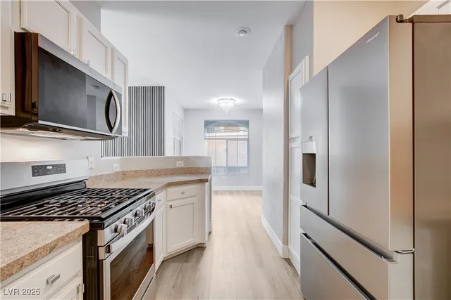 $2,300 | 1713 Sky Of Red Drive, Unit 203, Las Vegas, NV 89128