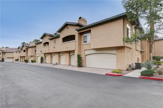 $2,300 | 1713 Sky Of Red Drive, Unit 203, Las Vegas, NV 89128