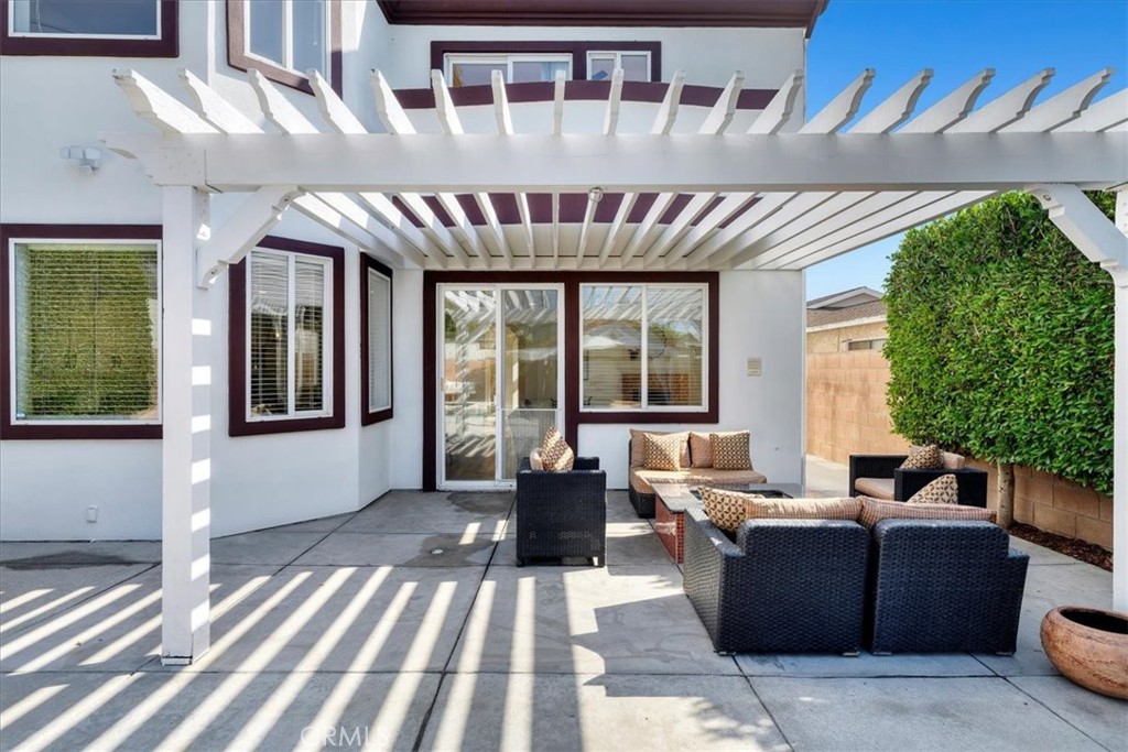 1035 Avenue D Redondo Beach, CA 90277 - Photo 29 of 66 a living room with furniture and a window