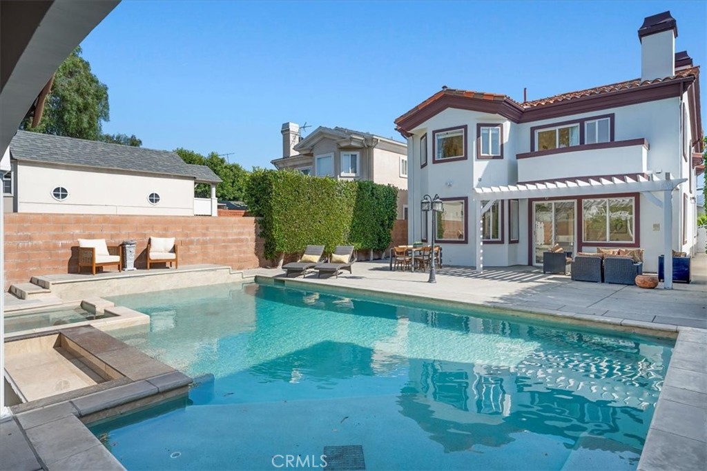 1035 Avenue D Redondo Beach, CA 90277 - Photo 30 of 66 a view of a house with swimming pool patio and swimming pool