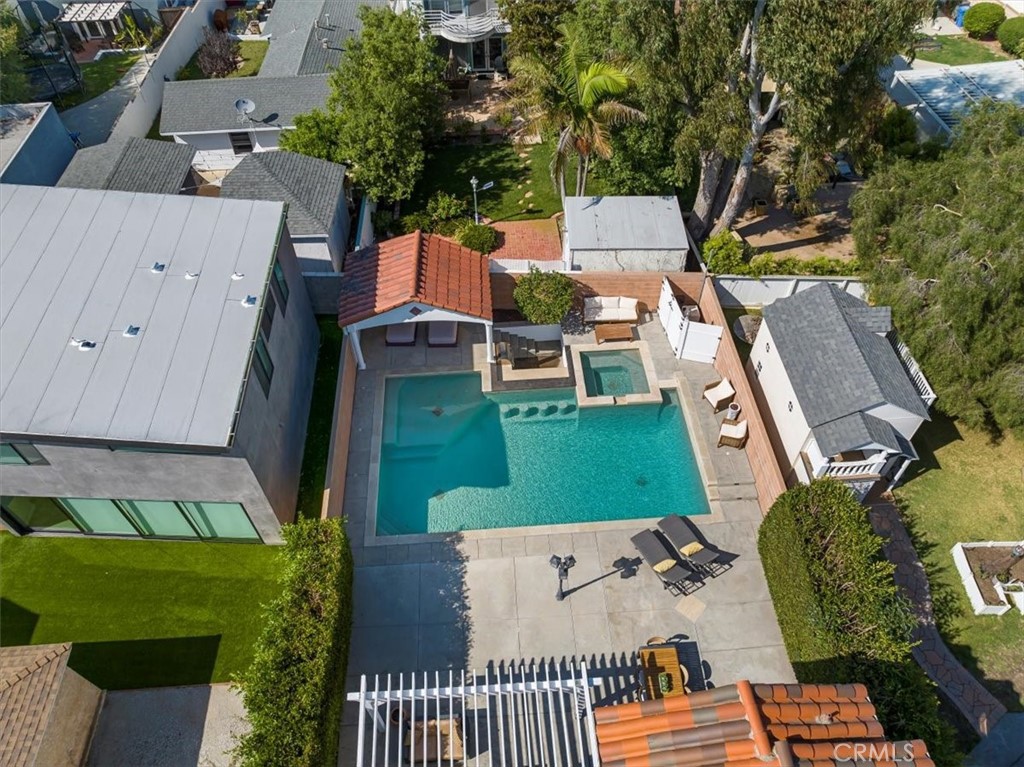 1035 Avenue D Redondo Beach, CA 90277 - Photo 32 of 66 an aerial view of a house with swimming pool outdoor seating and yard
