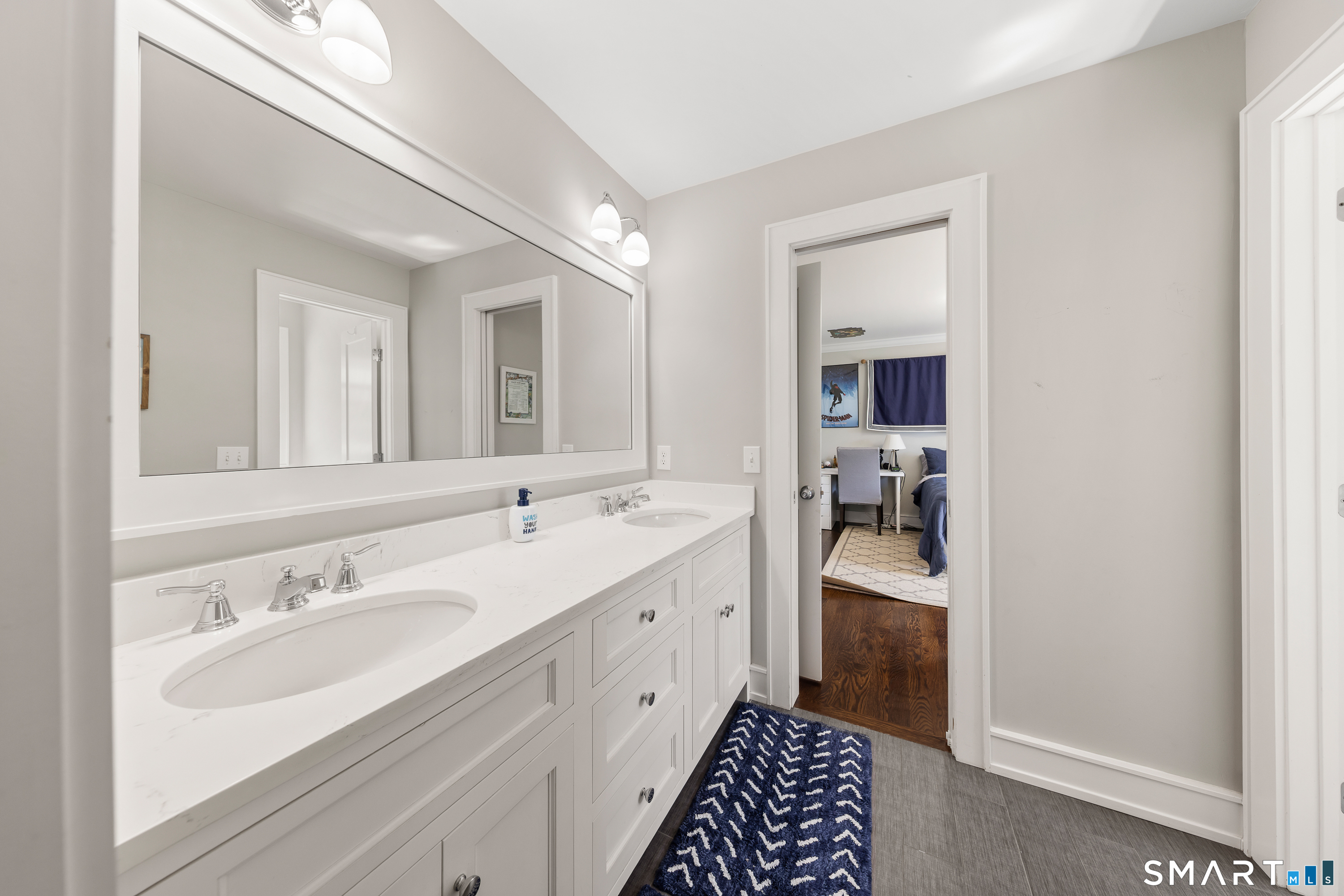 110 Smith Street Fairfield, CT 06824 - Photo 21 of 38