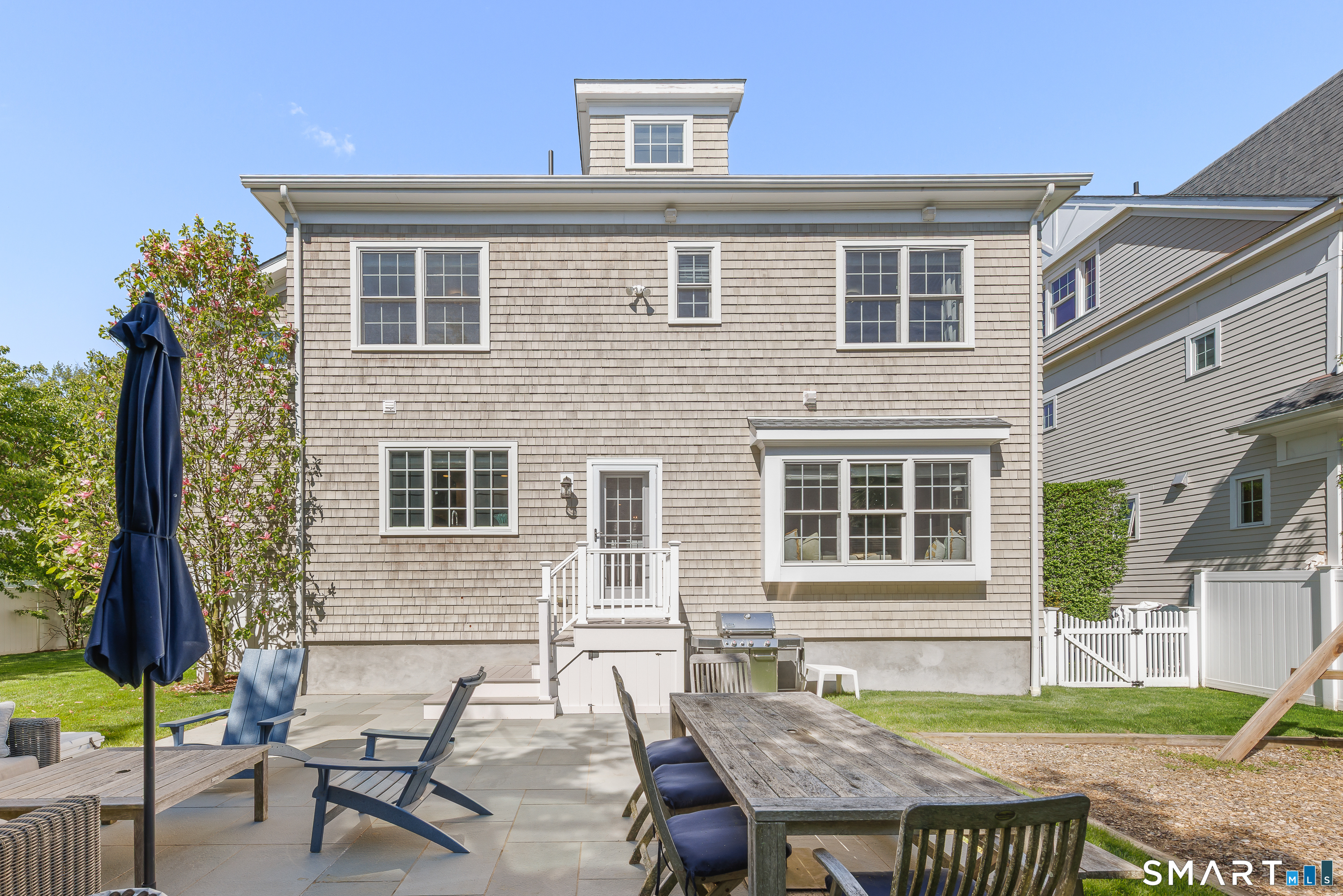 110 Smith Street Fairfield, CT 06824 - Photo 31 of 38