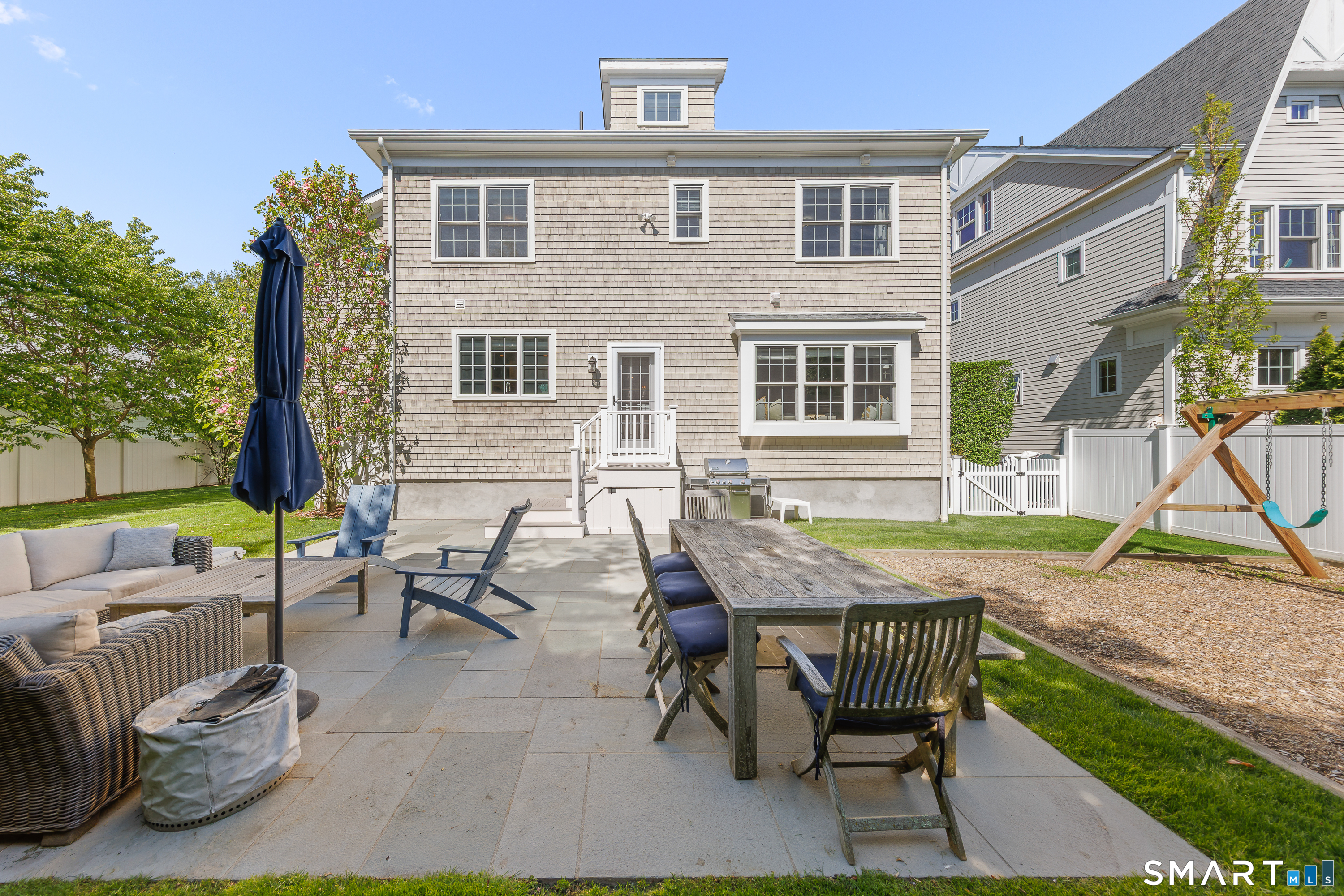 110 Smith Street Fairfield, CT 06824 - Photo 32 of 38