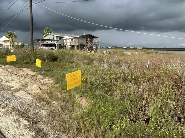 $50,000 | 4418 Swan Street, Hitchcock, TX 77563