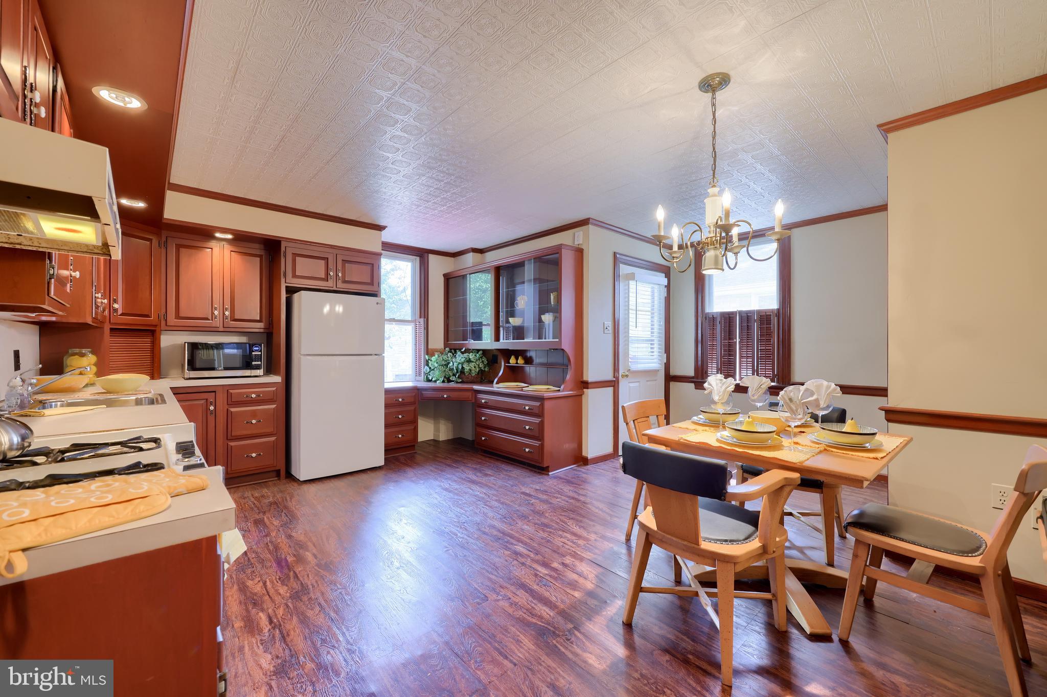 335 South Cedar Street Lititz, PA 17543 - Photo 15 of 55 Two-story unit - 337 S Cedar St