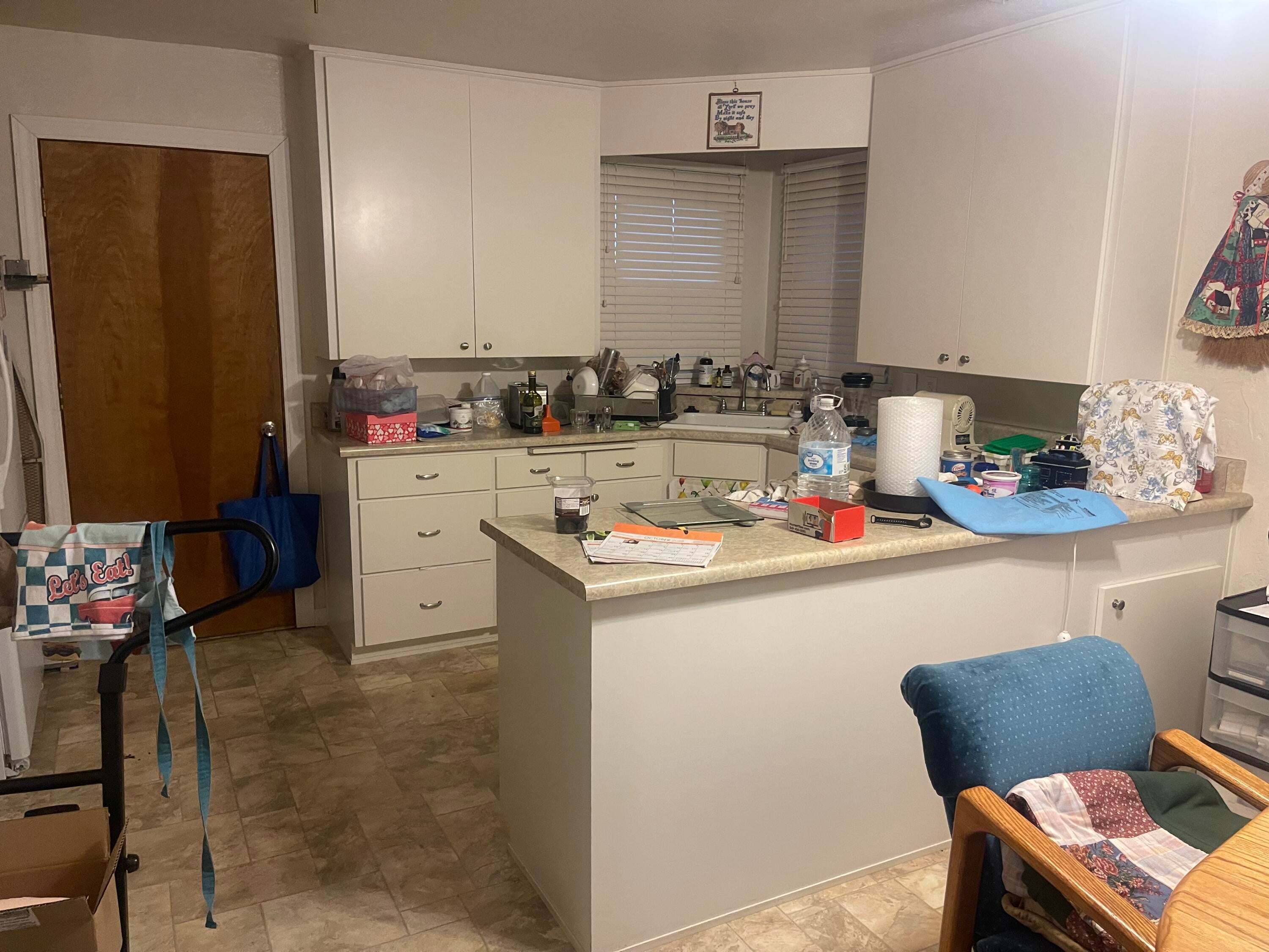 2488 Roberts Road Medford, OR 97504 - Photo 6 of 11 IMG_8882