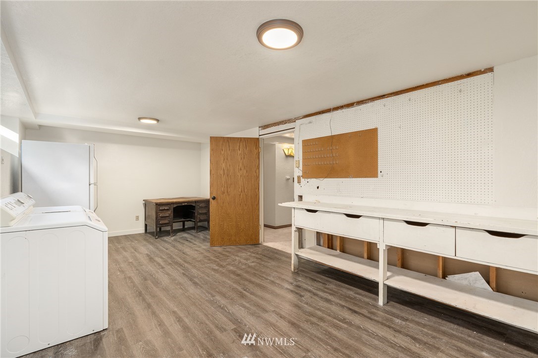 18905 Ross Road Bothell, WA 98011 - Photo 17 of 29 Gallery Image 17