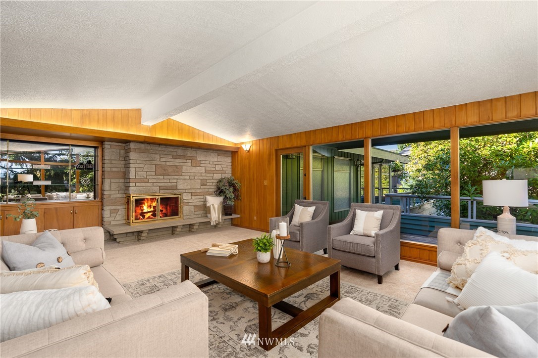 18905 Ross Road Bothell, WA 98011 - Photo 3 of 29 Gallery Image 3