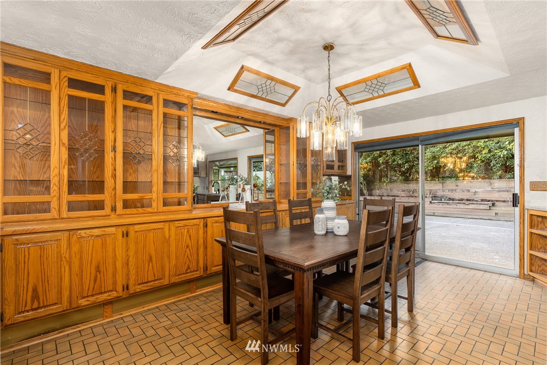 18905 Ross Road Bothell, WA 98011 - Photo 4 of 29 Gallery Image 4
