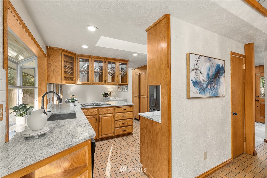 18905 Ross Road Bothell, WA 98011 - Photo 5 of 29 Gallery Image 5