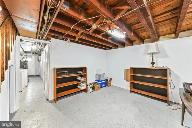 $225,000 | 343 Westpark Lane, Clifton Heights, PA 19018