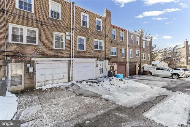 $225,000 | 343 Westpark Lane, Clifton Heights, PA 19018