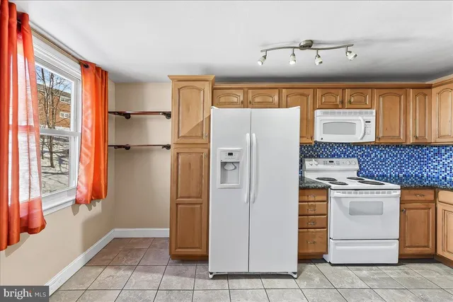 $225,000 | 343 Westpark Lane, Clifton Heights, PA 19018