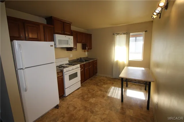 $1,350 | 42695 Moonridge Road, Unit C, Big Bear Lake, CA 92315