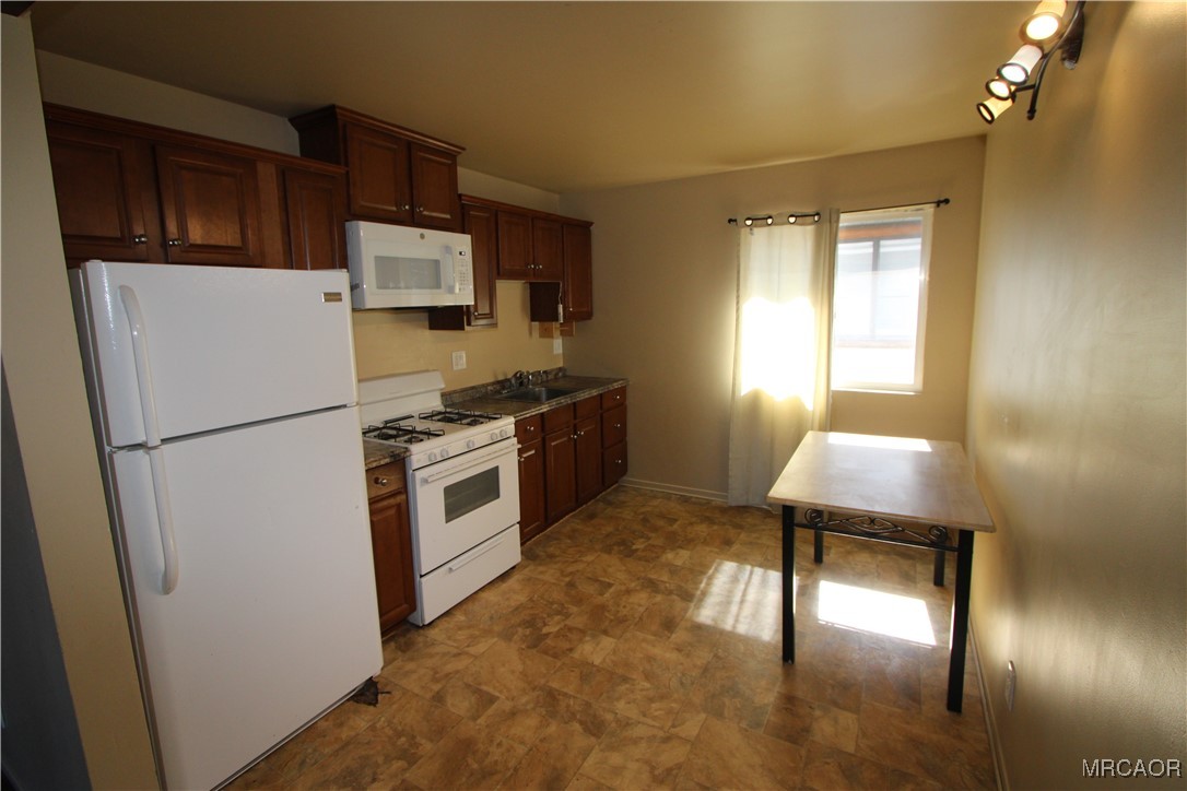 42695 Moonridge Road, Unit C Big Bear Lake, CA 92315 - Photo 7 of 14