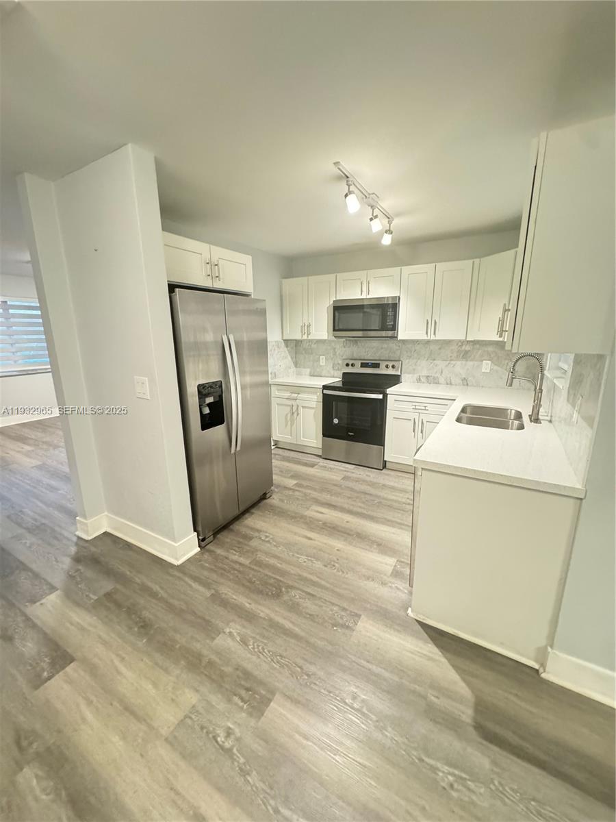 1020 North 74th Terrace Hollywood, FL 33024 - Photo 2 of 22