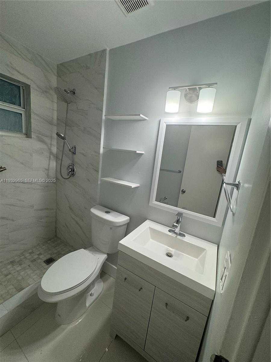 1020 North 74th Terrace Hollywood, FL 33024 - Photo 10 of 22