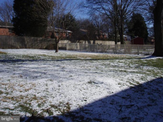 DEEP REAR YARD