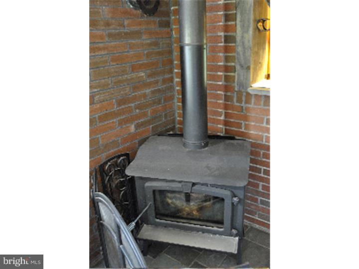 1222 Dell Road Norristown, PA 19403 - Photo 11 of 24 Gallery Image 11