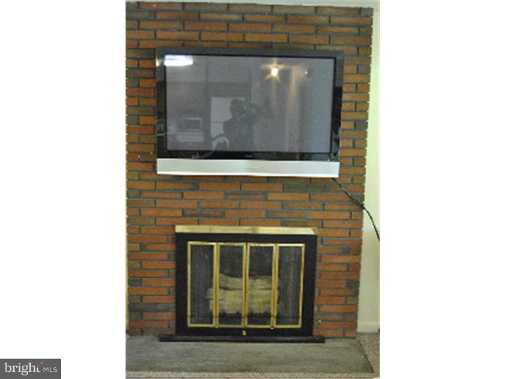 1222 Dell Road Norristown, PA 19403 - Photo 10 of 24 Gallery Image 10
