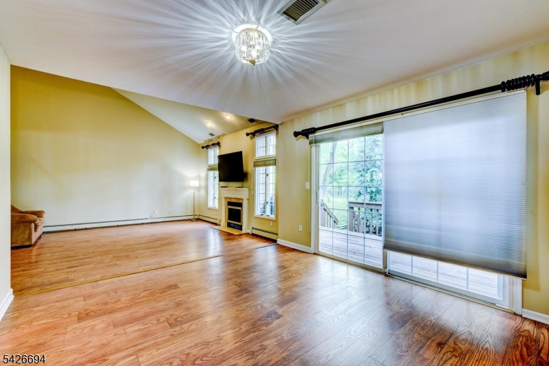 7 Matthew Road Wayne, NJ 07470 - Photo 12 of 37