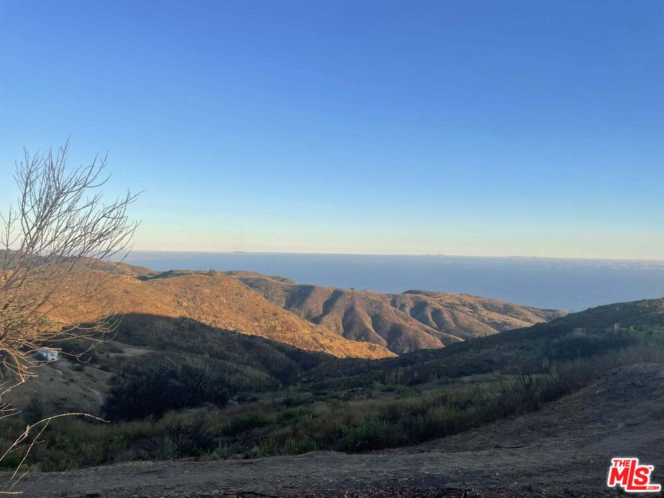 2195 Little Las Flores Road Topanga, CA 90290 - Photo 29 of 32 a view of ocean with mountain