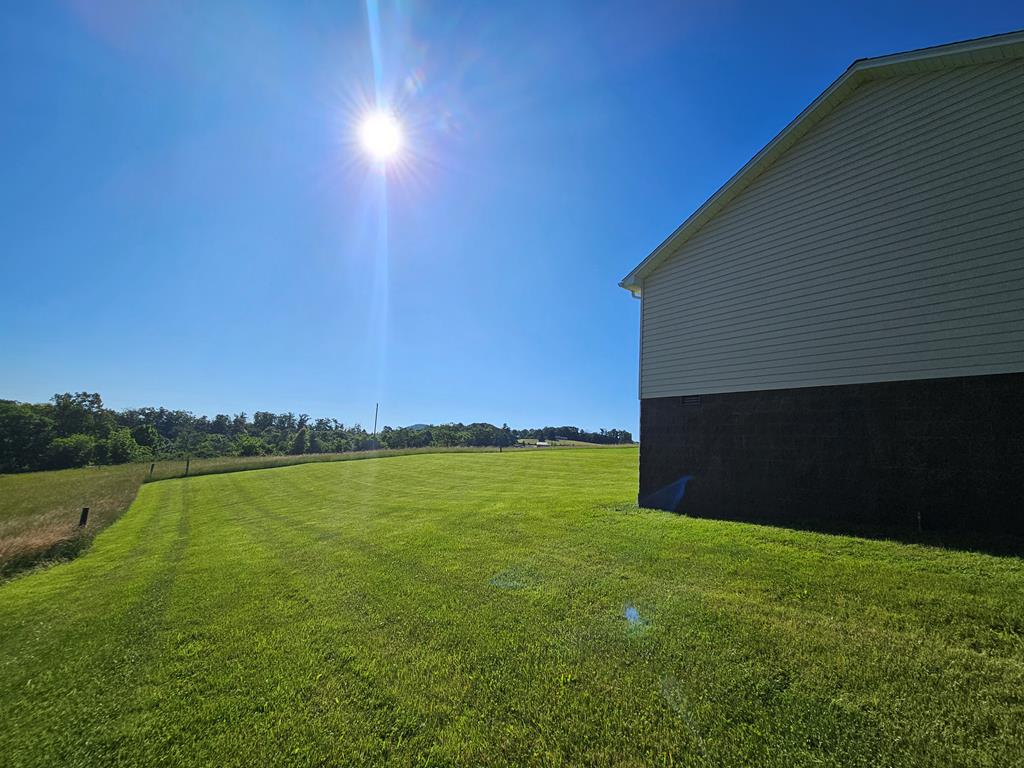 917 Breezy Ridge Road Woodlawn, VA 24381 - Photo 9 of 49 Gallery Image 9