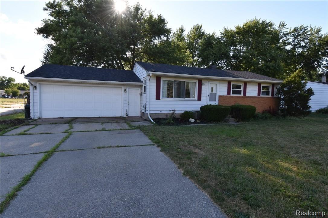 121 Elms Road Flushing, MI 48433 - Photo 1 of 26 DSC_0861.JPG