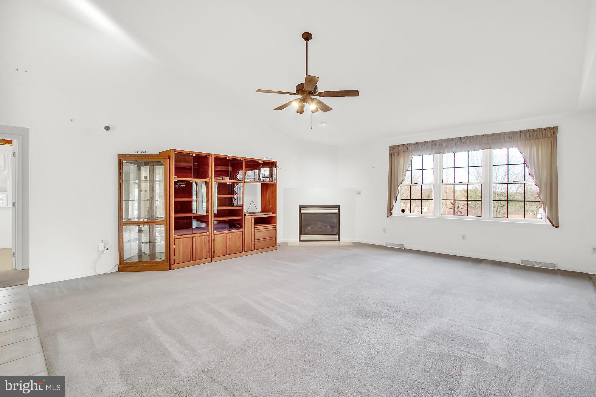 695 Dietz Road York, PA 17402 - Photo 12 of 25 Gallery Image 12