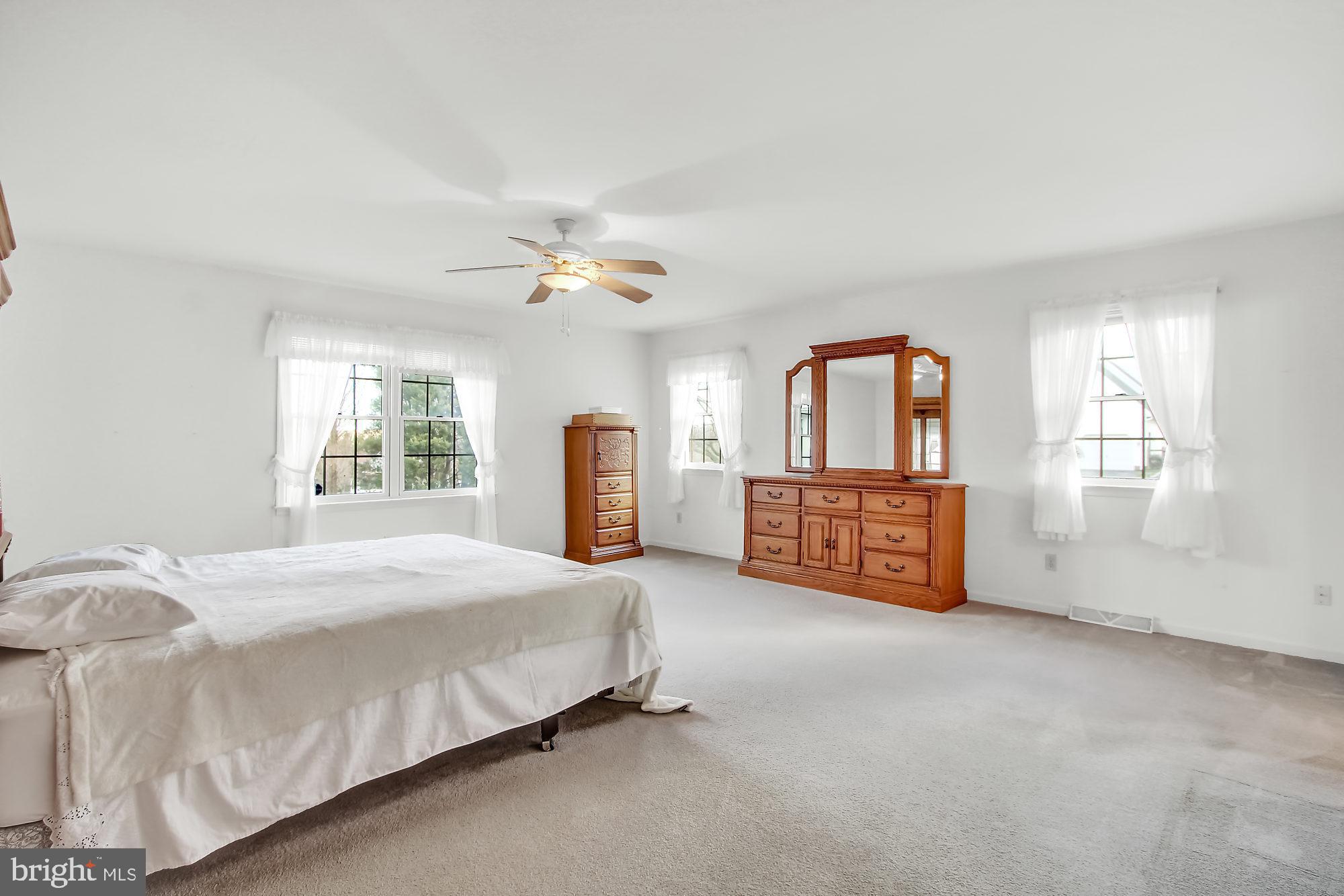 695 Dietz Road York, PA 17402 - Photo 15 of 25 Gallery Image 15