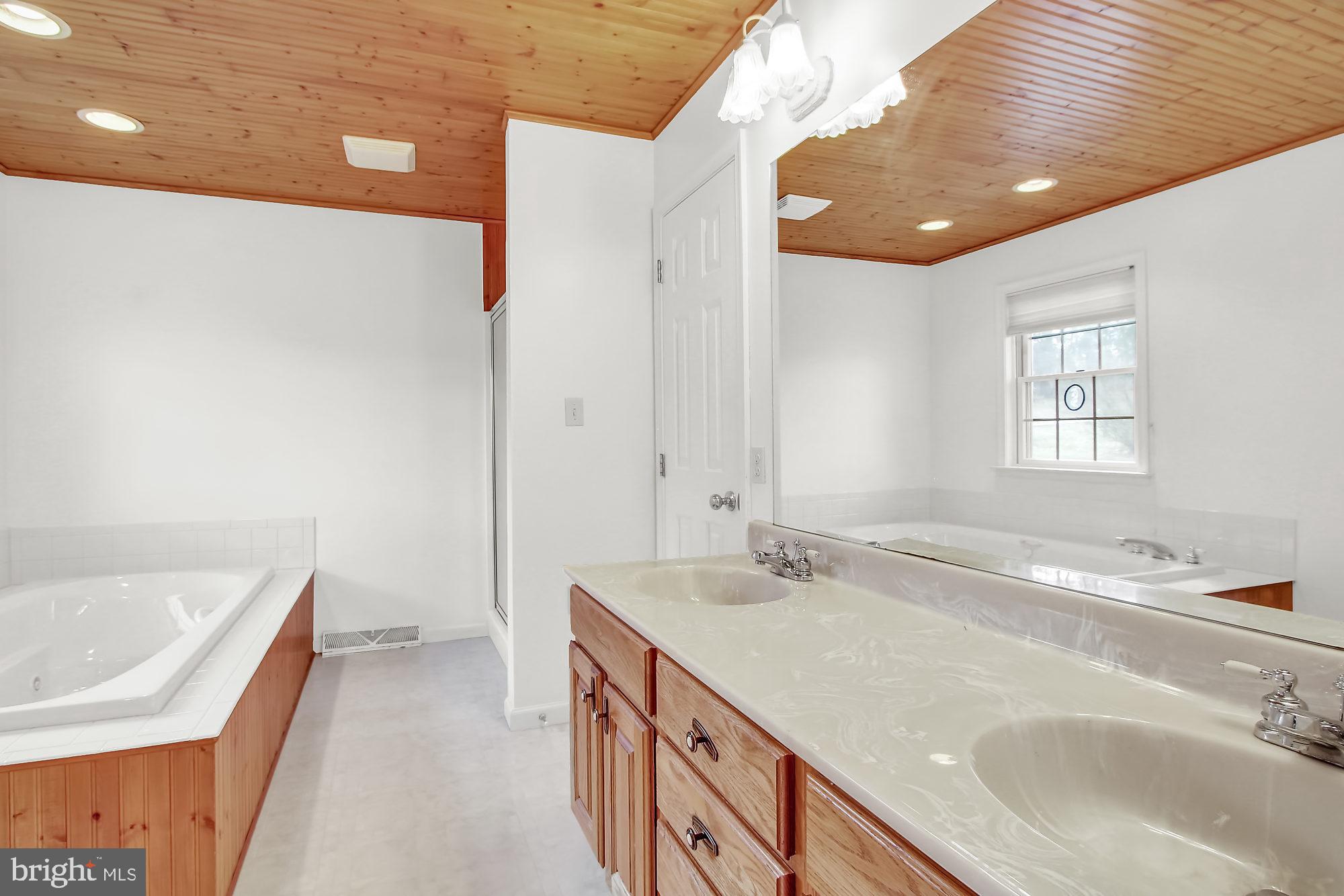 695 Dietz Road York, PA 17402 - Photo 16 of 25 Gallery Image 16