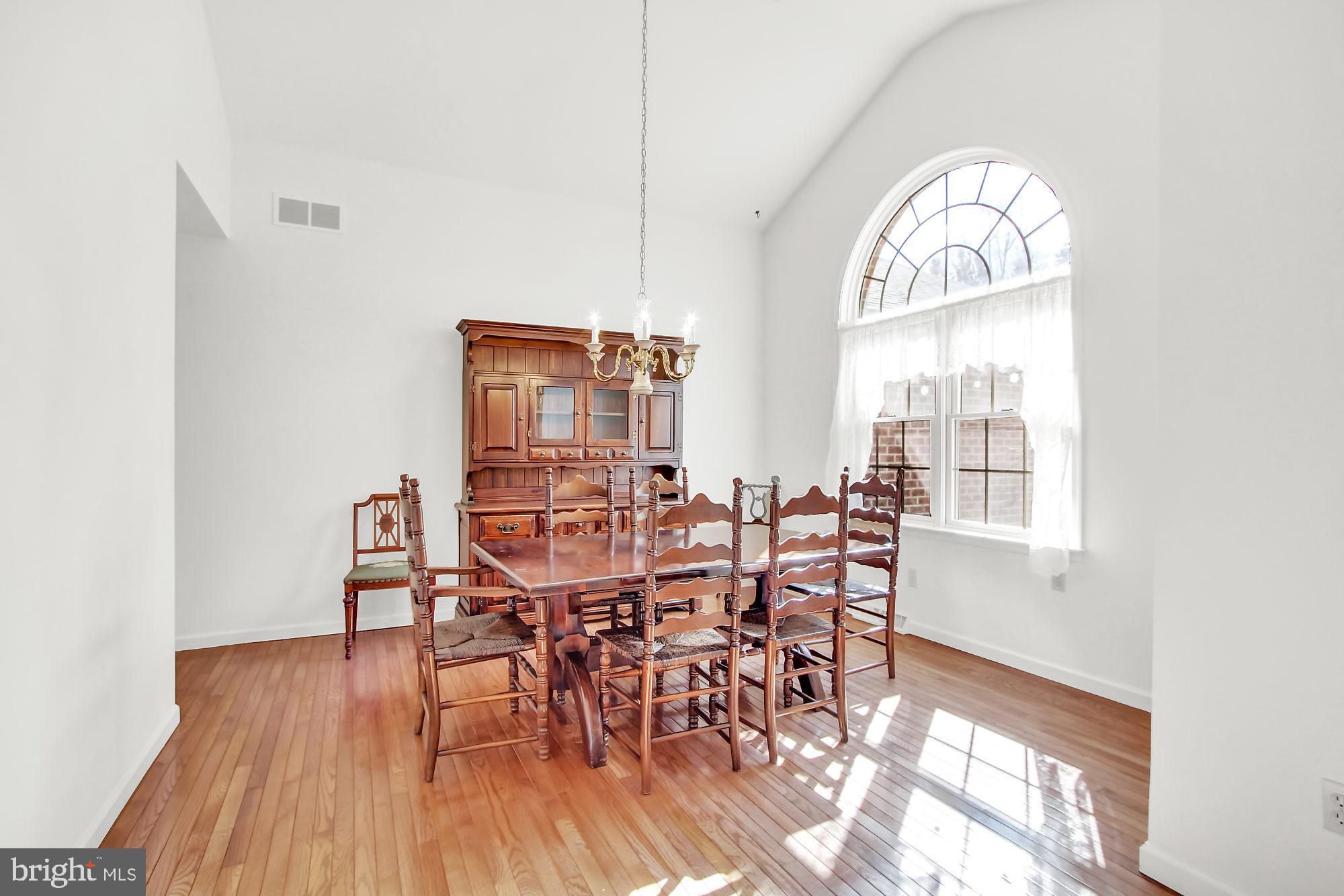 695 Dietz Road York, PA 17402 - Photo 4 of 25 Gallery Image 4