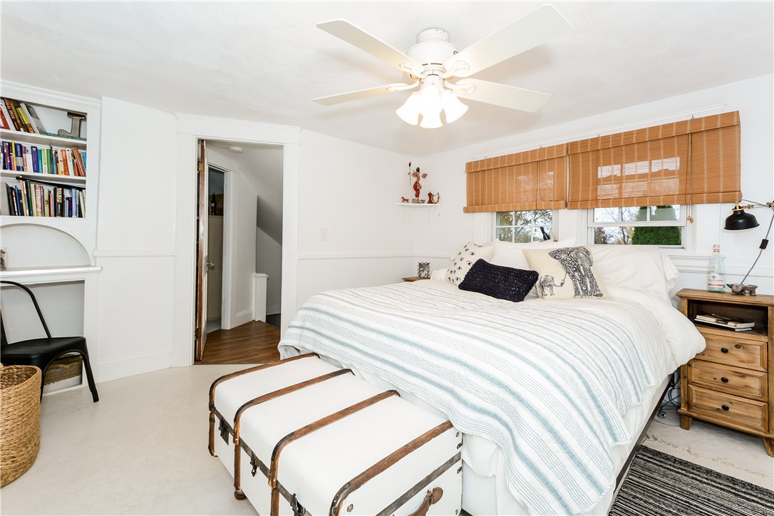 92 Bates Avenue Coventry, RI 02816 - Photo 21 of 39 Master w/bath