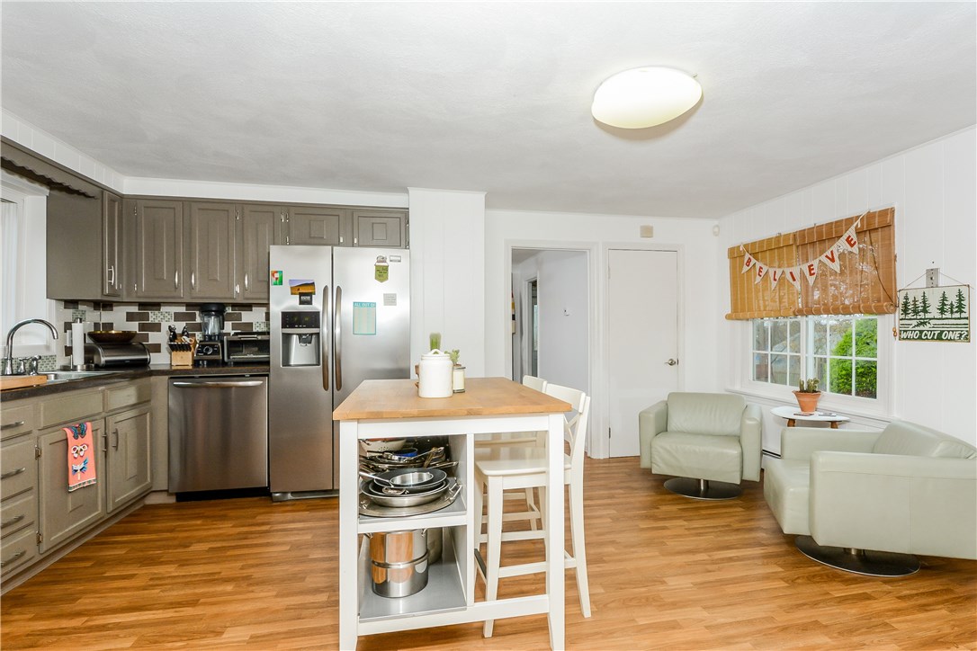92 Bates Avenue Coventry, RI 02816 - Photo 4 of 39 Gallery Image 4