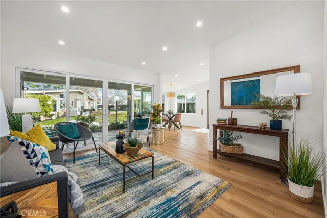 $685,000 | 1271 Kenwood Road, Unit 163L, Seal Beach, CA 90740