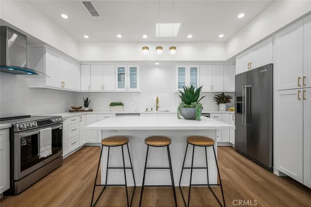 $685,000 | 1271 Kenwood Road, Unit 163L, Seal Beach, CA 90740